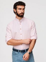 Męska koszula z lnem w paski ze stójką - biało-różowa V3 - Rozmiar: S. Czerwone koszule męskie Ombre Clothing, na lato, m, bez wzorów, z bawełny, biznesowe, bez kołnierzyka, bez ramiączek. Za 169.99 zł.