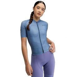 Damska koszulka rowerowa z krótkim rękawem Kolarstwo Siroko M2-W Monte Velo. Niebieskie koszulki sportowe damskie SIROKO, m, bez wzorów, bez kołnierzyka, bez ramiączek, rowerowe. Za 253.00 zł.