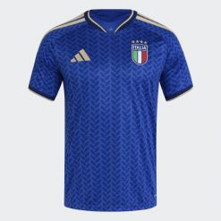 Koszulka Italy 26 Home. Białe koszulki sportowe męskie Adidas, bez wzorów, bez kołnierzyka, bez ramiączek, do piłki nożnej, climacool (adidas). Za 439.00 zł.