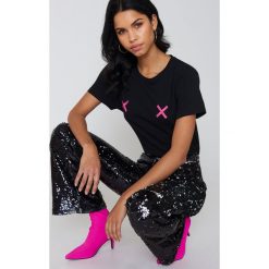 NA-KD Koszulka Double X - Black. T-shirty damskie marki NA-KD. W wyprzedaży za 36.47 zł.