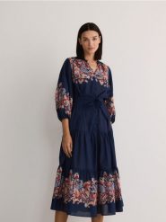 Bawełniana sukienka midi z bufkami - granatowy. Niebieskie sukienki damskie Reserved, l, bez wzorów, z bawełny, bez kołnierzyka, bez ramiączek, midi, rozkloszowane. W wyprzedaży za 179.99 zł.