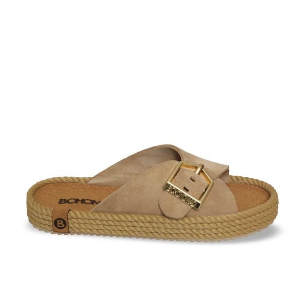 Klapki damskie skórzane Casablanca. Brązowe klapki damskie Aulp, bez wzorów, z gumy, boho, bez obcasa, na płaskiej podeszwie. Za 229.99 zł.