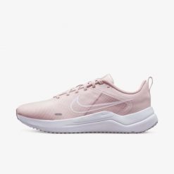 Nike Downshifter 12 Buty do biegania damskie. Czerwone obuwie sportowe damskie Nike, bez wzorów, do biegania, nike downshifter. Za 219.99 zł.