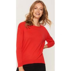 Sweter z asymetrycznym dołem - Czerwony. Swetry damskie marki House. Za 59.99 zł.