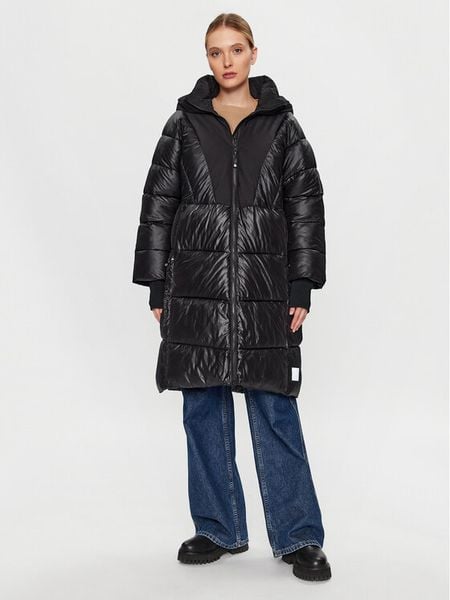 Didriksons Kurtka zimowa Andrea 504308 Czarny Oversize. Czarne kurtki damskie Didriksons, na zimę, bez wzorów, z syntetyku, bez kaptura. Za 1,099.00 zł.