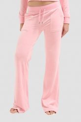JUICY COUTURE Różowe damskie spodnie dresowe Layla Low Rise. Czerwone spodnie dresowe damskie Juicy Couture, s, bez wzorów, z dresówki. W wyprzedaży za 347.99 zł.