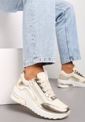 Beżowe Sneakersy z Ekoskóry z Połyskującymi Detalami i Ozdobnym Zamkiem Raviles. Brązowe obuwie sportowe damskie Renee, bez wzorów. Za 109.99 zł.
