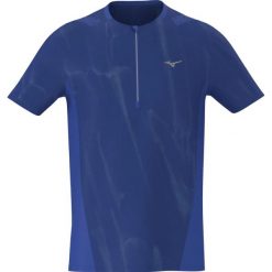 Koszulka Mizuno Graphic. Niebieskie koszulki sportowe męskie Mizuno, m, bez wzorów, z materiału, bez kołnierzyka, bez ramiączek, do biegania. Za 269.99 zł.
