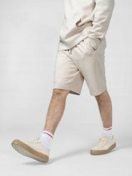 Outhorn Spodenki męskie Outhorn M132 złamana biel OTHSS23TSHOM132 11S 2XL. Krótkie spodenki sportowe męskie Outhorn, m, bez wzorów. Za 95.00 zł.