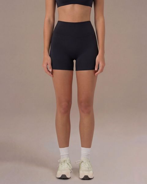 Szorty Motion - Czarny. Czarne szorty sportowe damskie JOY STUDIO, na lato, xl, bez wzorów, z materiału, sportowe, z podwyższonym stanem, do biegania. Za 159.00 zł.