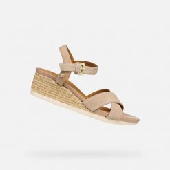 Damskie sandały z klinem Geox Ischia Corda B. Czerwone sandały damskie Geox, bez wzorów, bez obcasa, na koturnie, bez zapięcia. Za 419.00 zł.