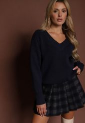 Granatowy Sweter z Kaszmirem i Trójkątnym Dekoltem Plenne. Niebieskie swetry damskie Renee, bez wzorów, z kaszmiru, casualowe, bez kołnierzyka, bez ramiączek, bez kaptura. Za 139.99 zł.