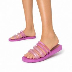 Klapki damskie Ipanema 26727 PUFFER TIRAS FEM. Czerwone klapki damskie Ipanema, bez wzorów, z materiału, wakacyjne, bez obcasa. Za 69.00 zł.