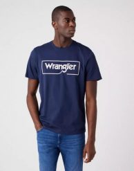 WRANGLER FRAME LOGO TEE MĘSKI T-SHIRT KOSZULKA NADRUK NAVY W70JD3114 112320768. Niebieskie t-shirty męskie Wrangler, l, bez wzorów, z bawełny, eleganckie, bez kołnierzyka. Za 69.99 zł.