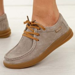 Beżowe skórzane mokasyny damskie Vinceza 95391. Brązowe mokasyny damskie VINCEZA, z jeansu, biznesowe. W wyprzedaży za 215.10 zł.