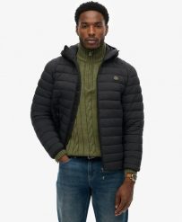 Superdry Kurtka Hooded Fuji Lite lekko ocieplana. Czarne kurtki męskie Superdry., m, z aplikacjami, z materiału, bez kaptura. Za 516.30 zł.