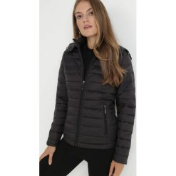 Czarna Kurtka Pikowana Nylonowa Kava. Czarne kurtki damskie Born2be, l, bez wzorów, z nylonu, bez kaptura. Za 219.99 zł.