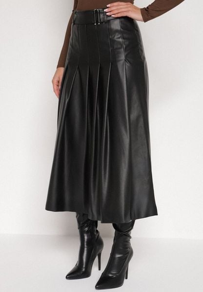 Czarna Rozkloszowana Spódnica z Imitacji Skóry Zdobiona Plisami Tusbella. Czarne spódnice damskie Born2be, l, z aplikacjami, ze skóry, eleganckie, midi, proste. Za 149.99 zł.