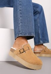 Brązowe Klapki na Platformie Ozdobione Klamrą i Futerkiem Lasandra. Brązowe klapki damskie Renee, bez wzorów, z jeansu, eleganckie, bez obcasa, na platformie. Za 74.99 zł.