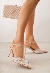 Beżowe Siateczkowe Sandały na Szpilce z Noskiem Zdobionym Koralikami Riovela. Brązowe sandały damskie Born2be, z aplikacjami, bez obcasa, na szpilce, bez zapięcia. Za 99.99 zł.