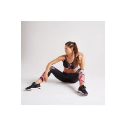 Stanik fitness kardio power 900 czarny. Czarne obuwie sportowe damskie DOMYOS, bez wzorów, z elastanu, na fitness i siłownię. Za 99.99 zł.