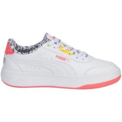 Buty Puma Tori Me Happy 386384 01 białe. Białe obuwie sportowe damskie bez wzorów, z gumy. W wyprzedaży za 338.63 zł.