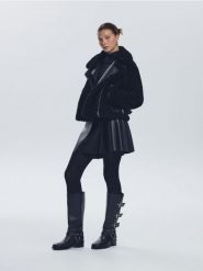 Kurtka z imitacji baranka - czarny. Czarne kurtki damskie Reserved, l, bez wzorów, bez kaptura. Za 359.99 zł.