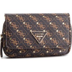Torebka GUESS - HWSG71 87800 BROWN. Brązowe listonoszki damskie Guess, z aplikacjami, ze skóry ekologicznej. Za 449.00 zł.