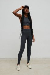 Legginsy z cienkiej prążkowanej dzianiny w kolorze GRAPHITE - HIPS LIGHT-XS. Szare bluzki damskie Marsala, uniwersalny, bez wzorów, z bawełny. Za 199.90 zł.
