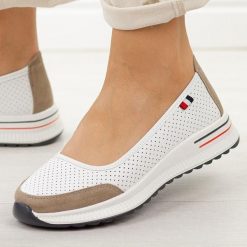 Białe gr ażurowane skórzane baleriny damskie Jezzi 7815. Białe obuwie sportowe damskie Jezzi, na jesień, w ażurowe wzory, z dresówki, klasyczne, z okrągłym noskiem, bez obcasa, na płaskiej podeszwie, bez zapięcia. Za 219.00 zł.