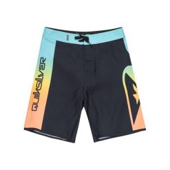 Spodenki boardshort dla Chłopcy EVERYDAY HOLMES 17" Czarny. Czarne szorty dla chłopców Quiksilver, bez wzorów, z poliesteru, sportowe. Za 199.99 zł.