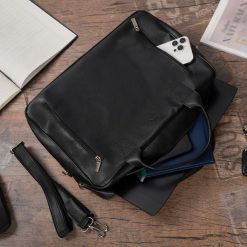 Torba męska skóra ekologiczna na dokumenty A4 laptopa czarna Beltimore M03. Czarne torby na laptopa męskie bez wzorów, ze skóry ekologicznej. Za 199.99 zł.