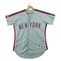 Second life - Russell Athletic Koszulka męska New York Mets - Stan bardzo dobry. Szare koszulki sportowe męskie RUSSEL ATHLETIC, l, bez wzorów, z jeansu, bez kołnierzyka, bez ramiączek. Za 387.62 zł.