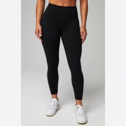 Legginsy 7/8 z wysokim stanem damskie Fabletics Boost. Czarne legginsy damskie FABLETICS, bez wzorów. Za 305.70 zł.