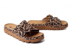 RIEKER V8763-61 beige combination, klapki damskie. Brązowe klapki damskie Rieker, bez wzorów, bez obcasa. Za 237.72 zł.