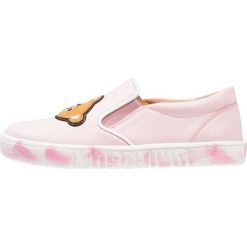 MOSCHINO Półbuty wsuwane rosa/bianco. Buty sportowe dziewczęce marki MOSCHINO. W wyprzedaży za 692.30 zł.