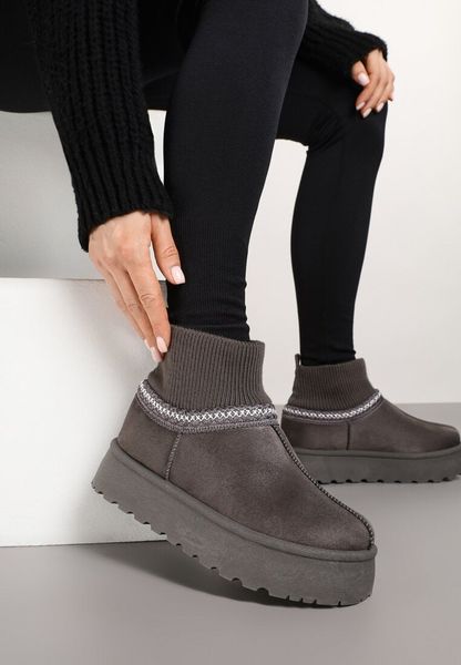 Szare Śniegowce na Platformie ze Skarpetową Cholewką Erevelis. Szare śniegowce i trapery damskie Renee, z jeansu. Za 69.99 zł.