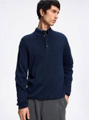 Sweter z dodatkiem modalu - granatowy. Niebieskie swetry przez głowę męskie Reserved, l, bez wzorów, z dzianiny, bez kołnierzyka. Za 139.99 zł.