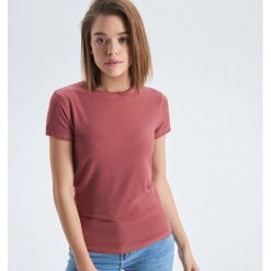 Koszulka w drobne prążki - Pomarańczowy. T-shirty damskie Cropp. Za 29.99 zł.