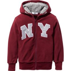 Bluza z polaru z aplikacją bonprix bordowy. Bluzy dla chłopców marki bonprix. Za 59.99 zł.