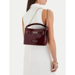 Torebka Nine West. Czerwone torebki do ręki damskie Nine West, bez wzorów, klasyczne, bez dodatków. Za 249.99 zł.