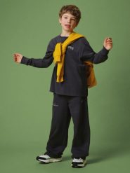 4F Longsleeve loose z nadrukiem chłopięcy - szary 134/140 (8-10 lat). Szare t-shirty dla chłopców 4f, bez wzorów, z bawełny, bez ramiączek. Za 69.99 zł.