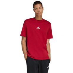Koszulka męska adidas Essentials 3-Stripes. Czerwone buty sportowe męskie Adidas, z bawełny, bez zapięcia, na fitness i siłownię. Za 96.99 zł.