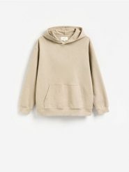 Gładka bluza z bawełną - oliwkowy. Zielone bluzy męskie Reserved, l, bez wzorów, z bawełny, bez kaptura. Za 159.99 zł.