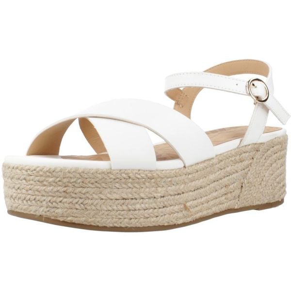 Sandały MTNG 51924M Biały. Białe sandały damskie MTNG, bez wzorów, z syntetyku, bez obcasa, bez zapięcia. Za 142.99 zł.