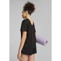 Damska luźna koszulka MOVE CLOUDSPUN PUMA Black. Czarne koszulki sportowe damskie Puma, s, bez wzorów, bez kołnierzyka, bez ramiączek. W wyprzedaży za 79.00 zł.