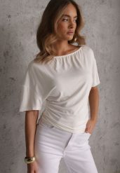 Biała Nietoperzowa Bluzka z Wiskozy na Jedno Ramię z Marszczeniem w Talii Ariciane. Białe bluzki damskie Renee, bez wzorów, z tkaniny, z asymetrycznym kołnierzem, bez ramiączek. Za 89.99 zł.