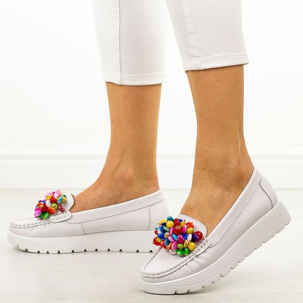 Białe skórzane mokasyny damskie Filippo Dp6828/25. Białe mokasyny damskie Filippo, z jeansu, biznesowe. Za 239.00 zł.