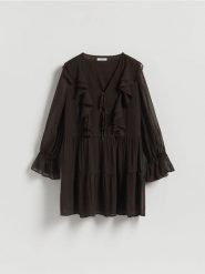 Sukienka z falbanami - ciemnobrązowy. Brązowe sukienki damskie Reserved, l, bez wzorów, z tkaniny, bez kołnierzyka, bez ramiączek. Za 139.99 zł.
