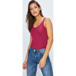 Jacqueline de Yong - Top Yava. Szare topy damskie Jacqueline de Yong, z bawełny, z okrągłym kołnierzem, bez rękawów. W wyprzedaży za 34.90 zł.